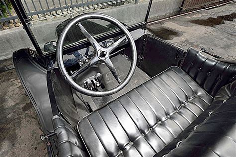 1925 FORD MODEL T ROADSTER - Interior - 190387