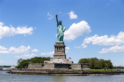 Statue of Liberty Pedestal vs. Crown: A Complete Comparison – Statue of Liberty Tour