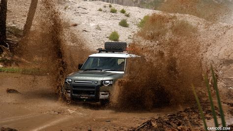 Land Rover Defender 110 | 2020MY | Off-Road