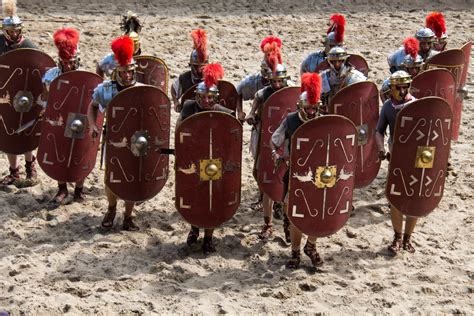 Tribe History: 3 of Rome's Most Famous Military Tactics - Travian: Legends Blog