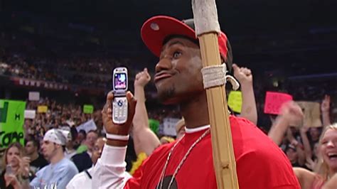 LeBron James showing off his flip phone at Monday Night Raw is the ultimate FBF - Article - Bardown