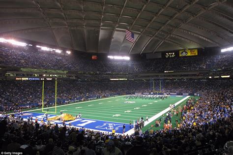 Detroit's abandoned Silverdome is now just an empty shell left to rot | Daily Mail Online