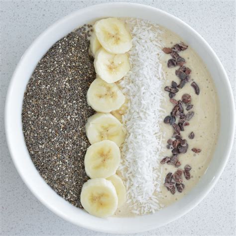 Creamy Vanilla Banana Smoothie Bowl - Lauren Schwaiger