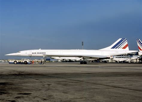 #OnThisDay in 2000, Air France Flight 4590 (Concorde) crashes in ...