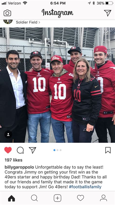 Sweet photo of Jimmy and his family :) | Jimmy garoppolo family, Hot ...