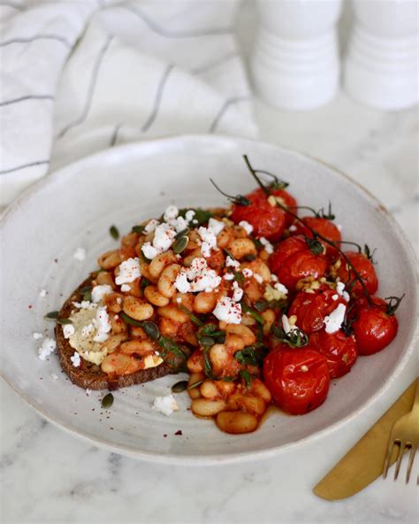 Spicy Beans on Toast with 'Veta' Cheeze | Jessica Beautician