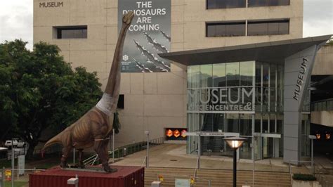 New dinosaur installed at Queensland Museum