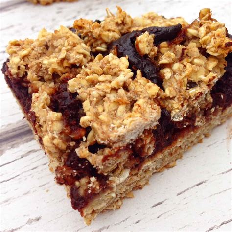 Healthy chocolate oat bars | Hedi Hearts