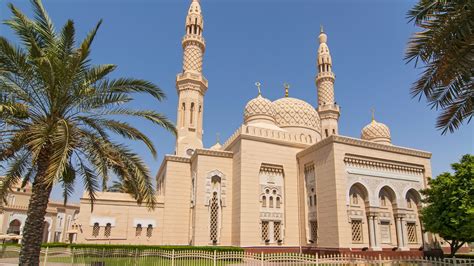 Jumeirah Mosque in Dubai The Definitive Guide in 2021 - Arabia Horizons ...