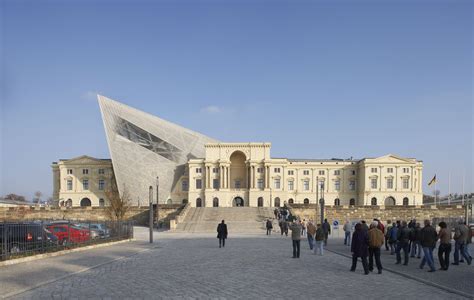 Muzeum Wojskowo-Historyczne w Dreźnie. Projekt: Daniel Libeskind