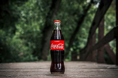 Why Coca-Cola bottles are shaped the way they are | Moss&Schmidt