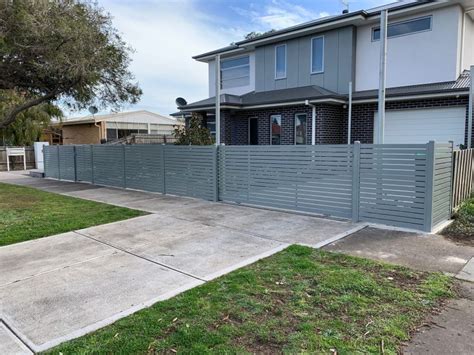 Aluminium slat fencing & Driveway Gates Melbourne - Pinnacle Fencing