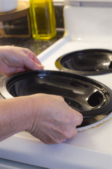 How to Clean an Electric Coil Stovetop the Quick & Easy Way! - Harbour ...