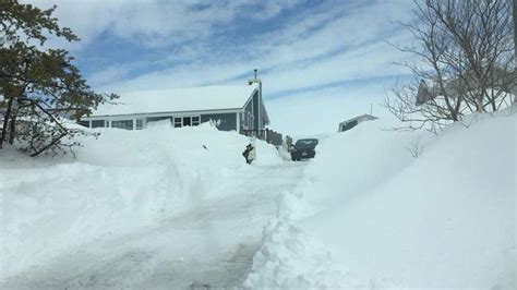 No snow shortage here after three Nor'easters hammer New Brunswick, Canada in video and pictures ...