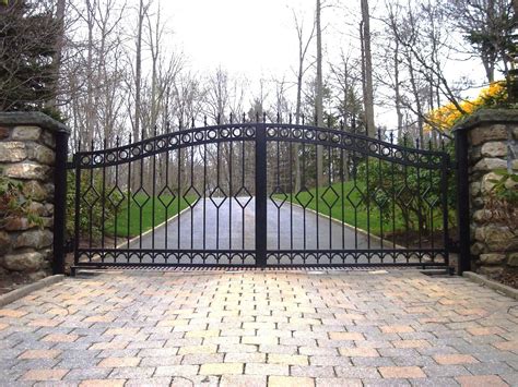 Automated wrought iron decorative gate | Entrance gates design, Front gate design, Metal ...