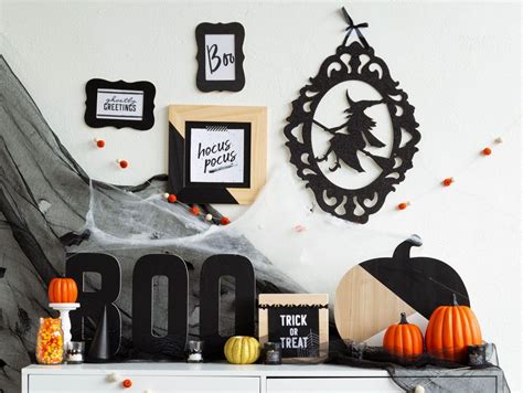 Halloween Gallery Wall Art Ideas | Fun365