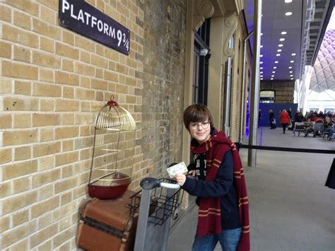 Harry Potter Shop at Platform 9 3/4 (London) - Allt du behöver veta innan du besöker - Tripadvisor