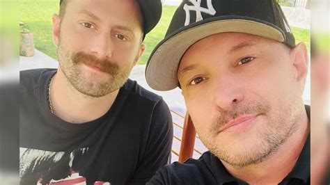 Country Star Ty Herndon Ties The Knot + More News