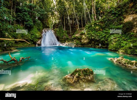 Jamaica blue hole hi-res stock photography and images - Alamy