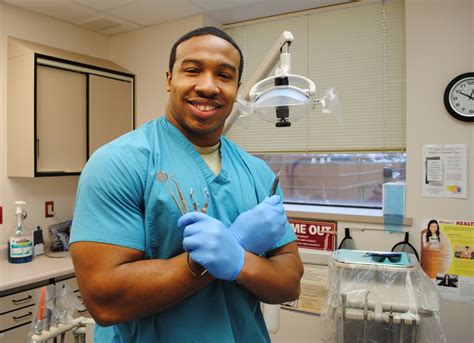 What’s the Difference Between a Dentist and an Endodontist? - Dental Health Society