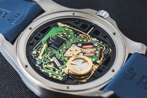 Quartz vs Automatic Watch Movement | Crown & Caliber Blog