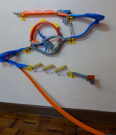 Kiddothings: Hot Wheels Wall Tracks Starter Set - A Review