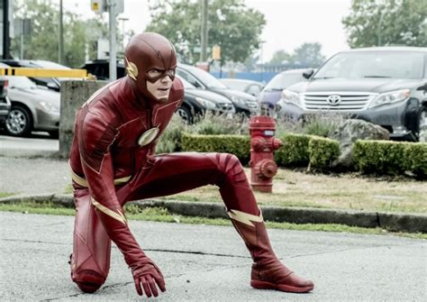 'The Flash' Season 5: First Official Look At New Suit