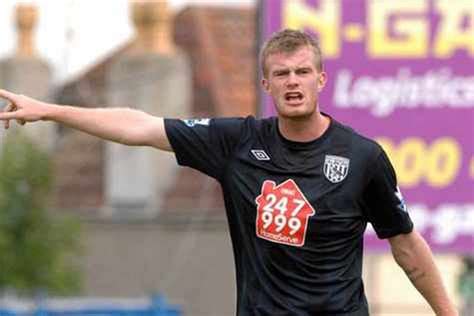 Chris Brunt signs new Albion deal | Express & Star