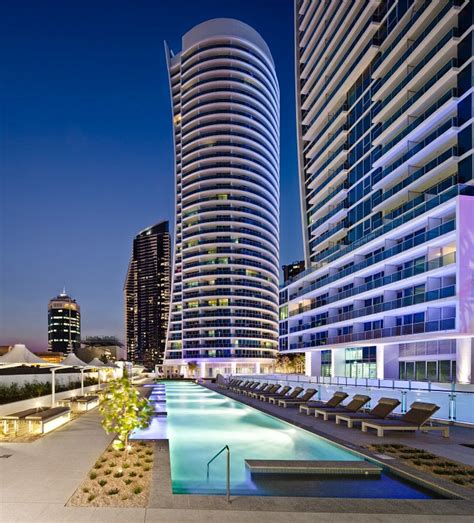 HILTON SURFERS PARADISE HOTEL & RESIDENCES - Updated 2024 Reviews, Photos & Prices