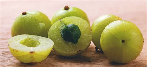 Indian Gooseberry Benefits, Nutrition, Recipes and Side Effects - Dr. Axe