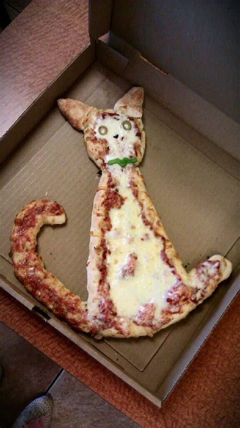 Hungry? How About Cat-Shaped Pizza! - Catster