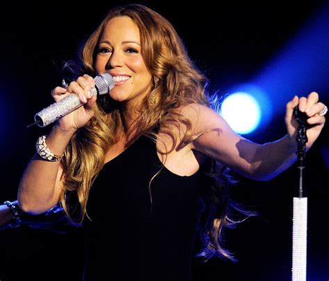 Mariah Carey performs at first concert since giving birth to twins ...