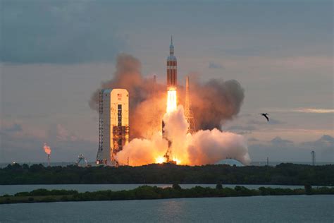 17 HQ Photos from NASA’s Orion Launch » TwistedSifter