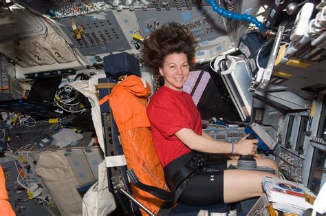 Sexy Female Astronaut - Pics about space