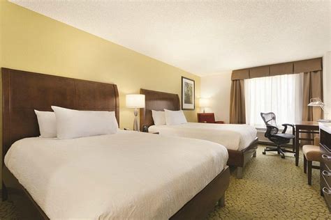 Hilton Garden Inn Anaheim/Garden Grove Rooms: Pictures & Reviews ...