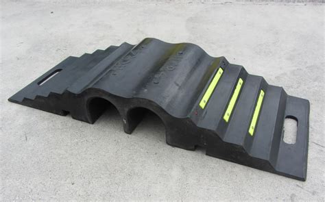 Sara Ramps - Polymer ramps, rubber ramps for cables, hoses, pipes