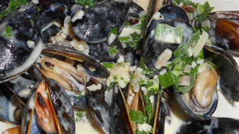 Mussels in Curry Cream Sauce Recipe - Allrecipes.com