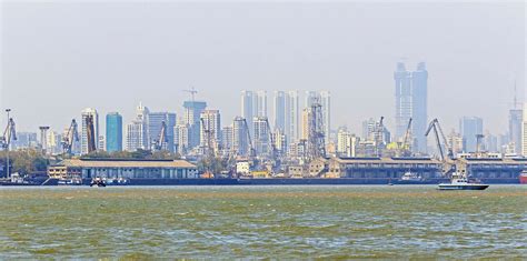 Bidders line up for Mumbai Port Trust long-planned FSRU | TradeWinds