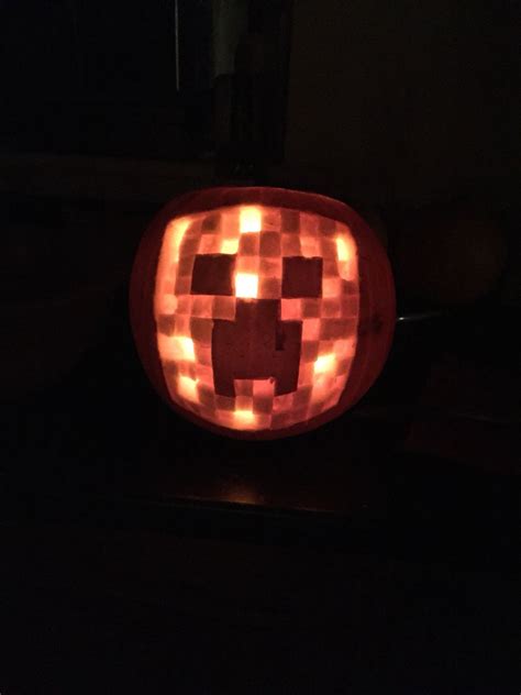 Creeper Pumpkin! Minecraft fun ;-) | Halloween pumpkins carvings, Cute pumpkin carving ...