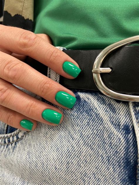 Ongles Vert - OnglesPro Albi Nail | Green nails, Fashion nails, Trendy nails