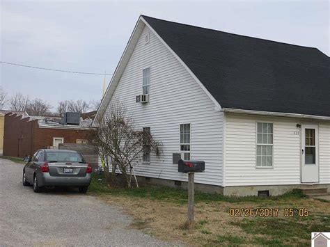 226 Front St, Bardwell, KY 42023 | Zillow