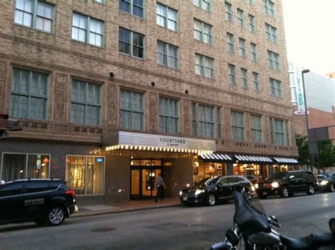 COURTYARD BY MARRIOTT FORT WORTH DOWNTOWN/BLACKSTONE : Prezzi e Recensioni 2024