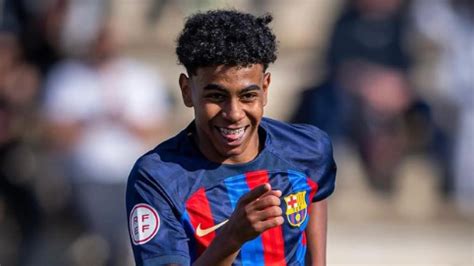 Así es Lamine Yamal, el cadete de 15 años que ha hecho historia al ser convocado por Xavi para ...