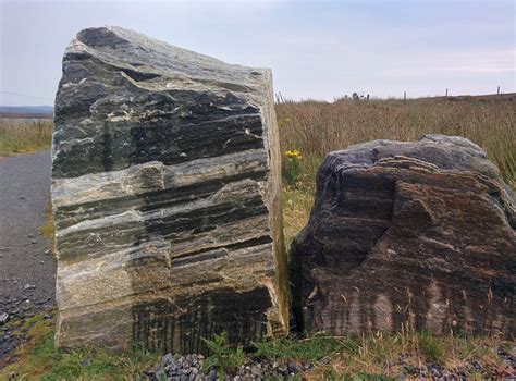 Nancy and Julianne's Travels: Lewisian Gneiss--one of the oldest rocks in the world