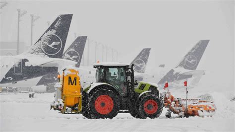 Munich Airport resumes flights after “most snow since records began” - Travel Tomorrow