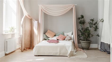 30 Gorgeous Ways To Style A Canopy Bed