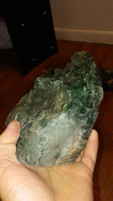 what is this green rock - Rocks & Minerals - The Fossil Forum