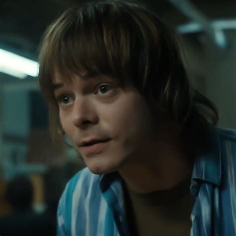 charlie heaton as jonathan byers in stranger things season 4 Stranger Things Jonathan, Stranger ...