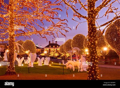 Christmas decorations and lights at Opryland Hotel, Nashville Tennessee ...