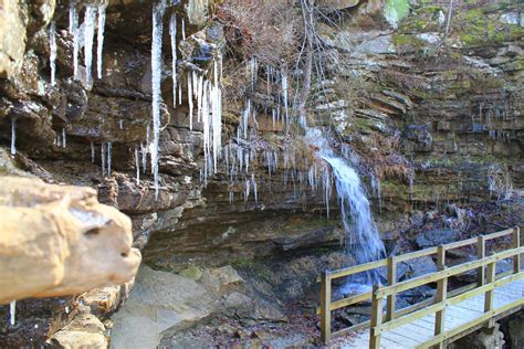 Devil's Den: Twin Falls Winter Pics | Arklahoma Hiker